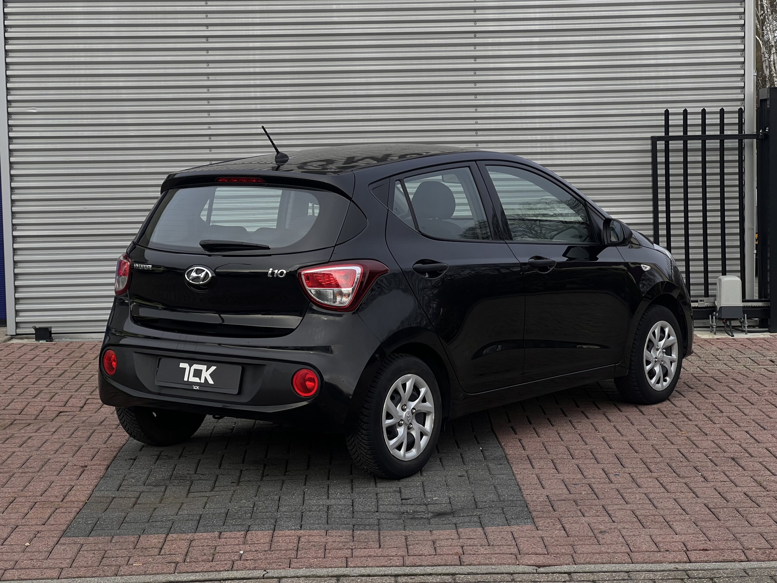 
								Hyundai I10 full									