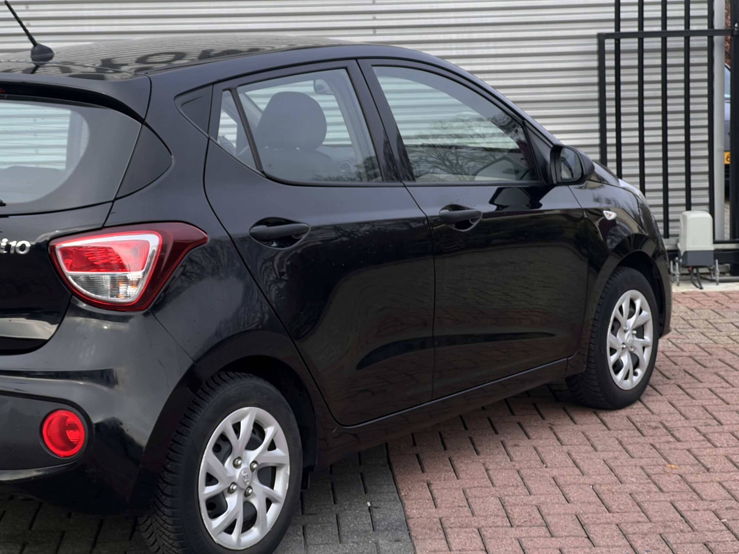 
								Hyundai I10 full									