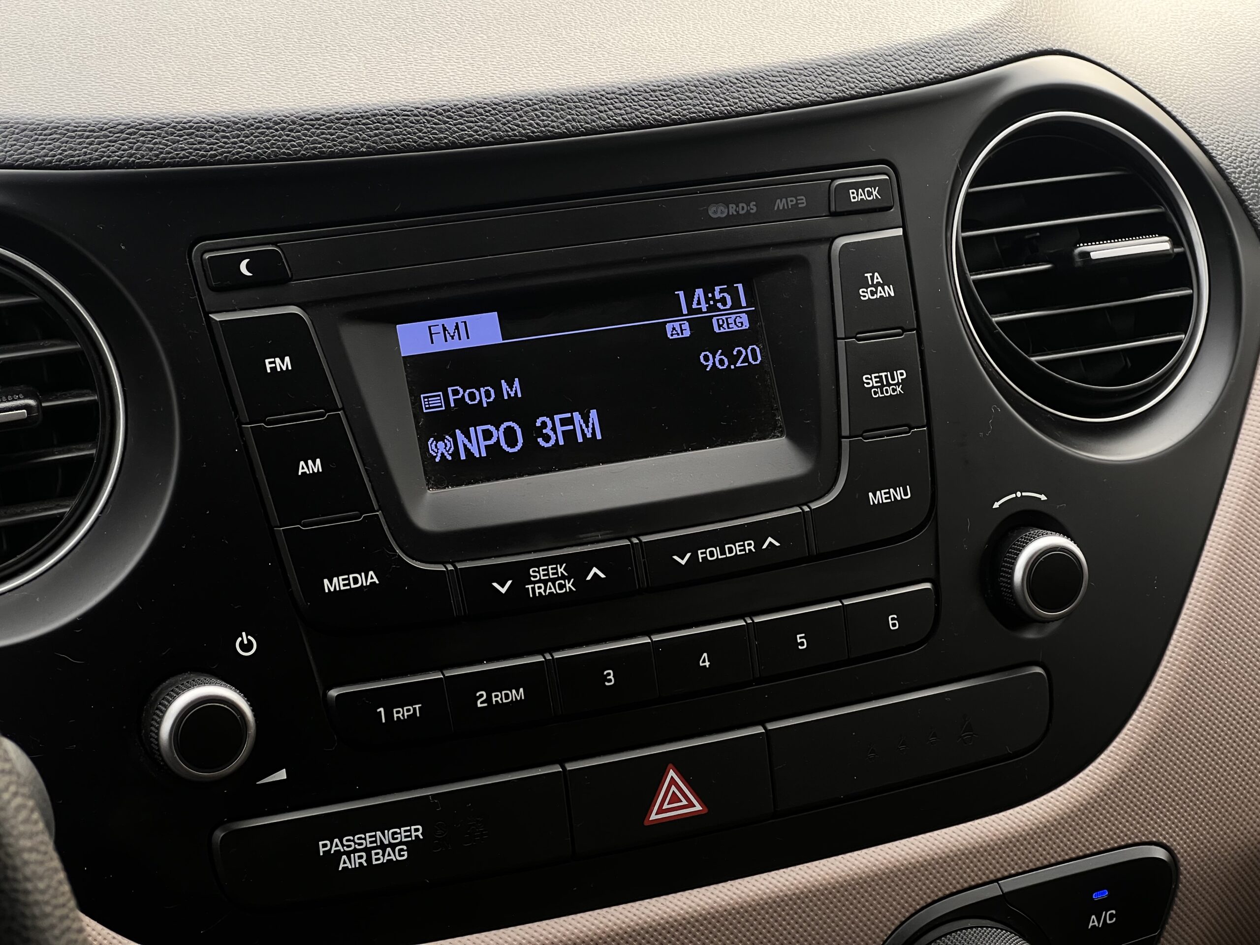 
								Hyundai I10 full									