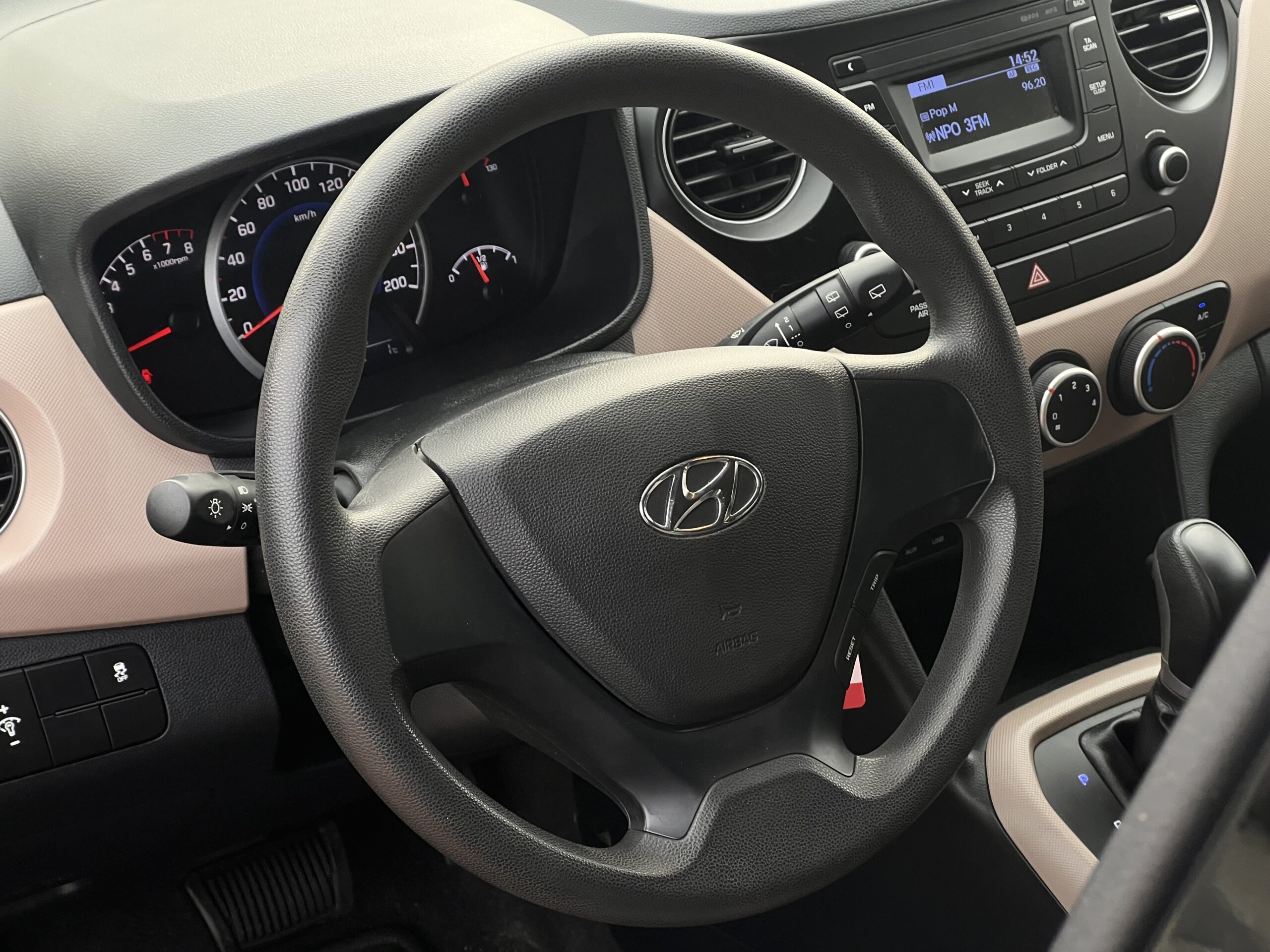 
								Hyundai I10 full									