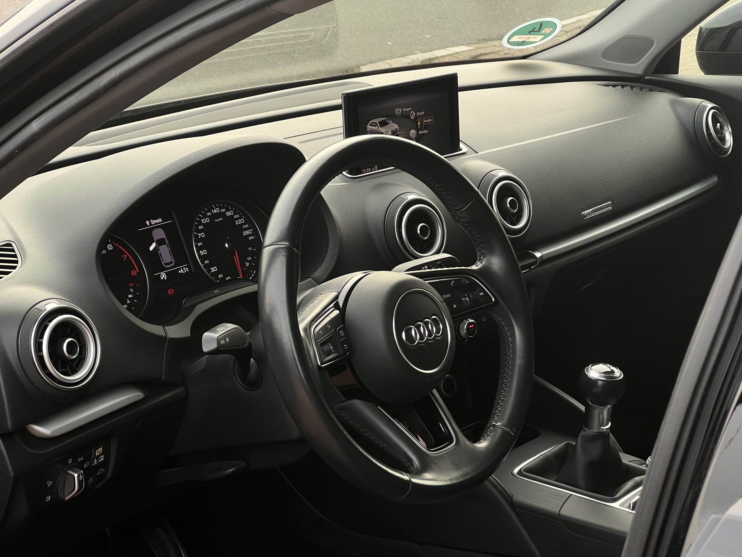 
								Audi A3 1.0 full									
