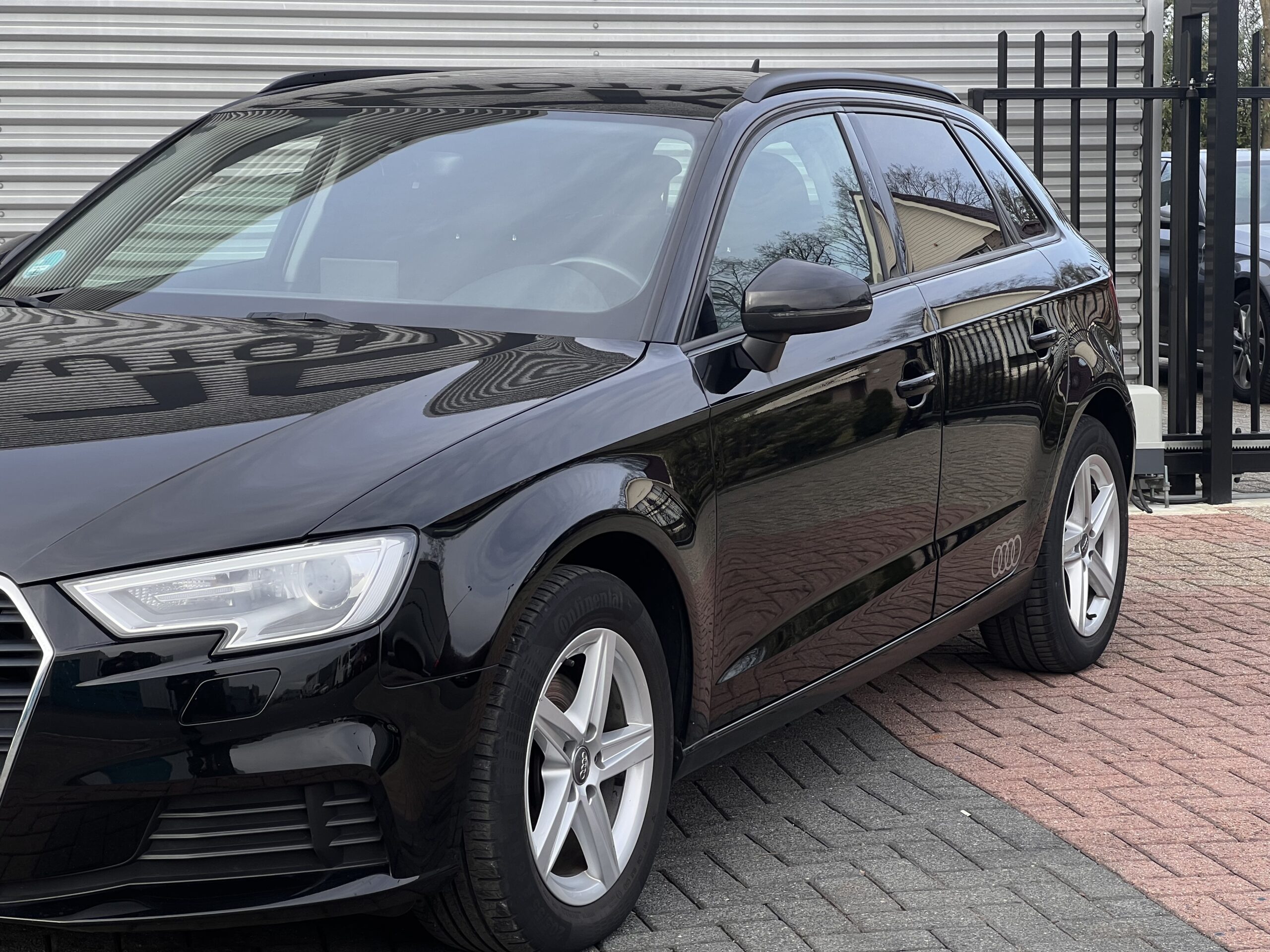 
								Audi A3 1.0 full									