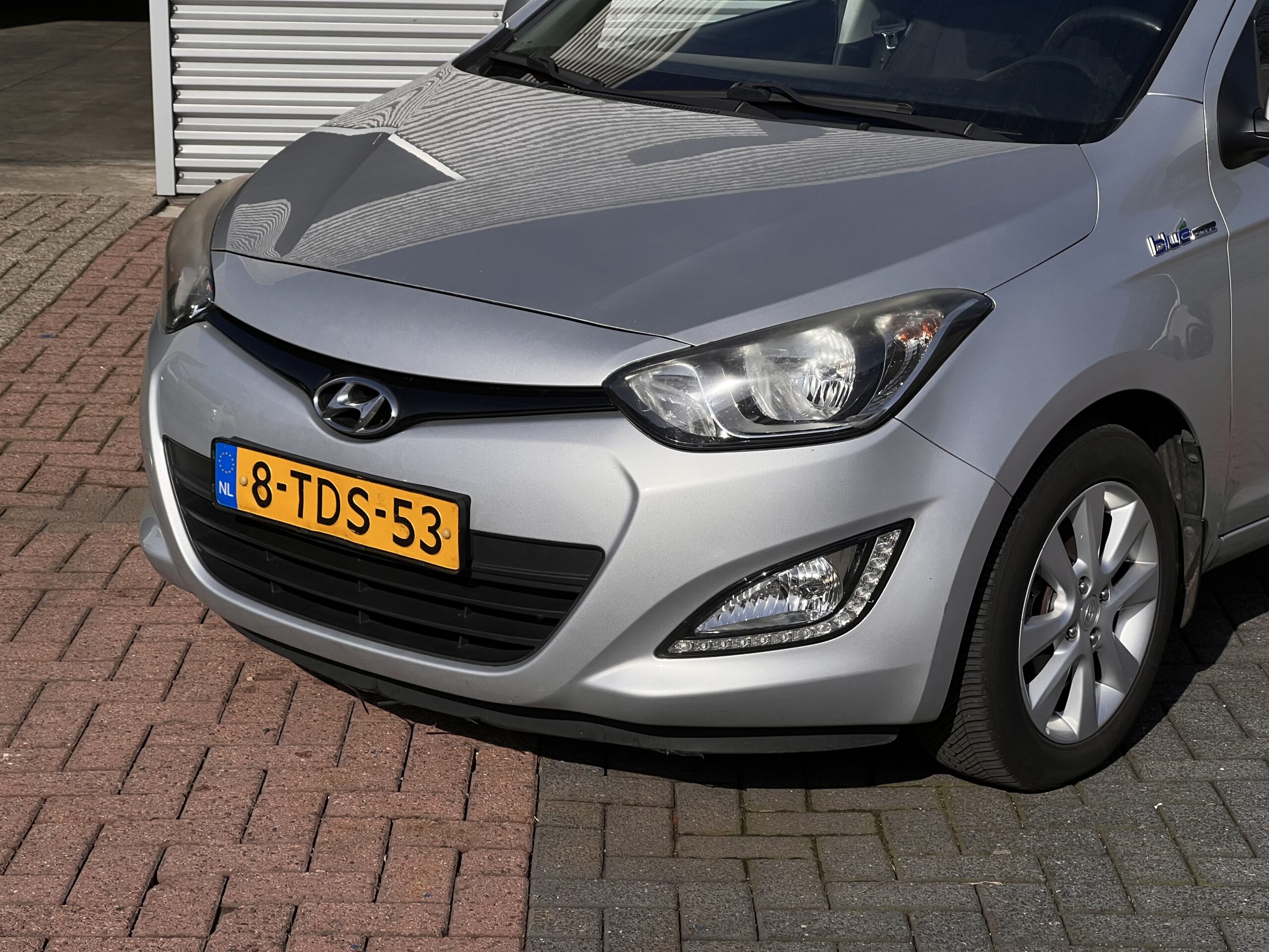 
								Hyundai i20 full									