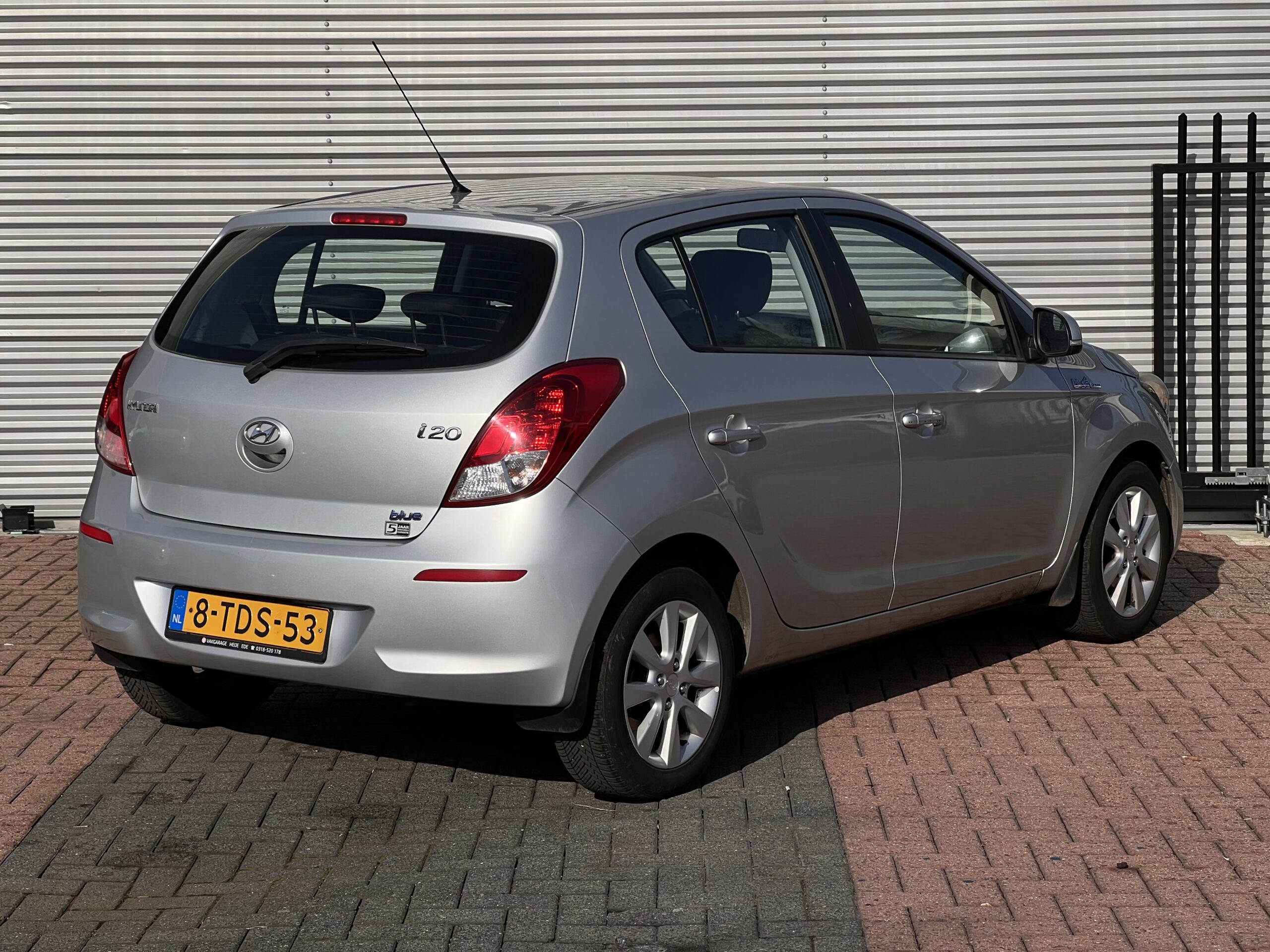 
								Hyundai i20 full									