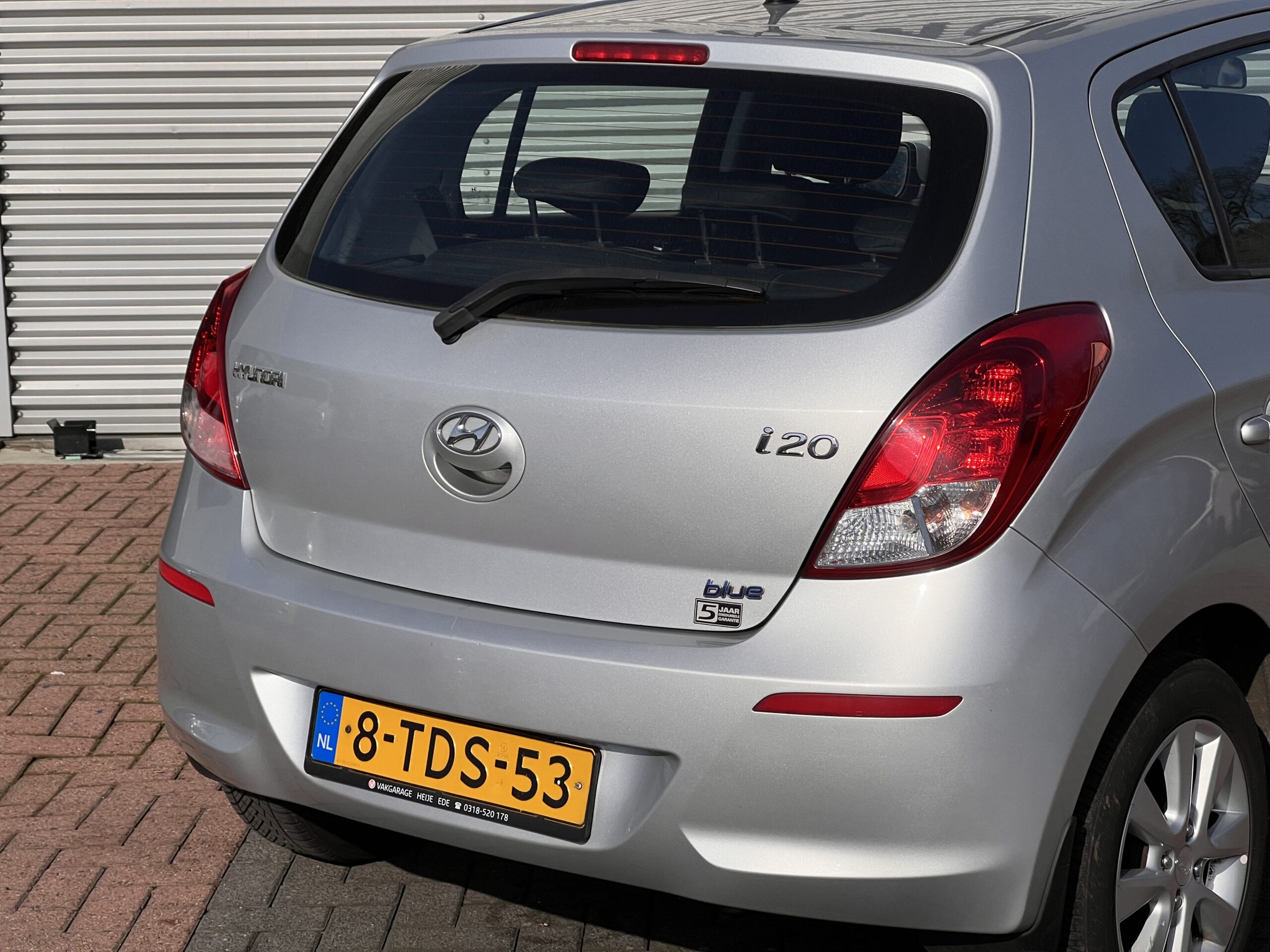 
								Hyundai i20 full									