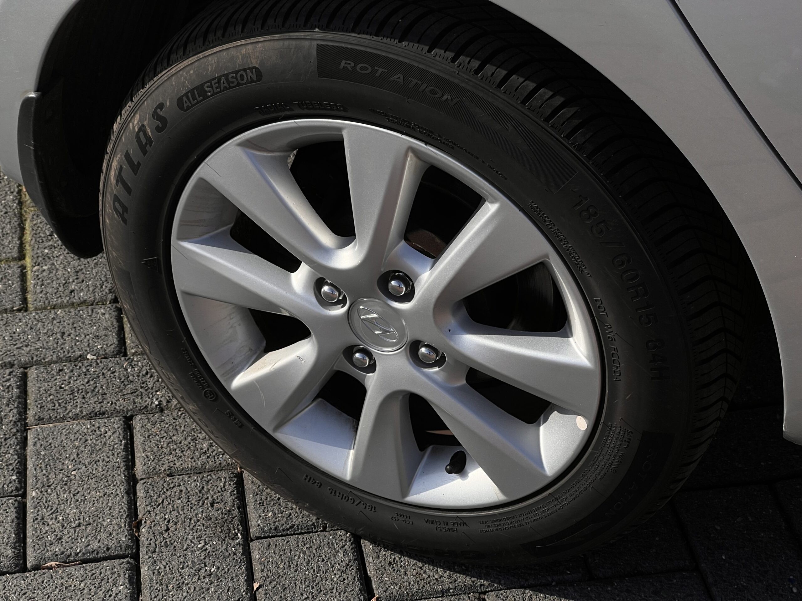 
								Hyundai i20 full									